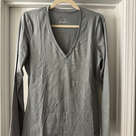 Under Armour Heat Gear Light Gray Fitted Long-Sleeved V-Neck Tee - Picture 1 of 5